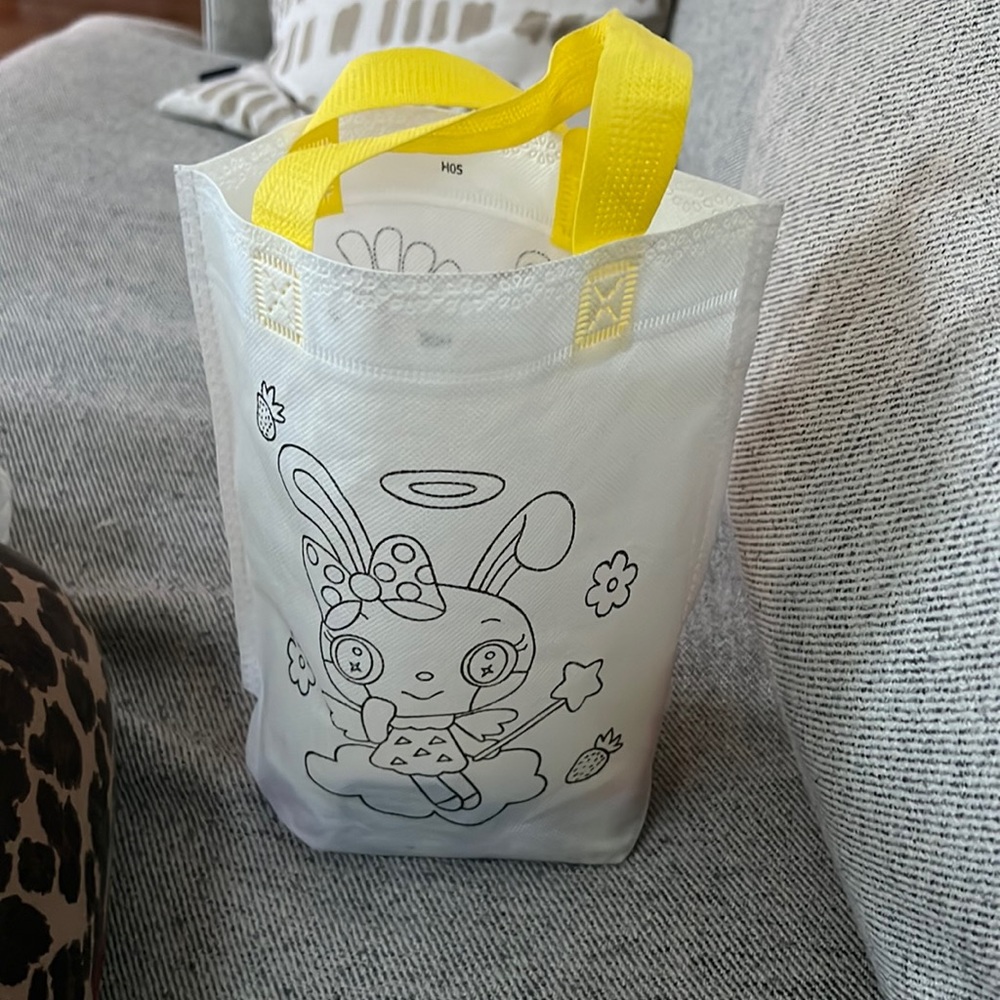 Kids color in bag